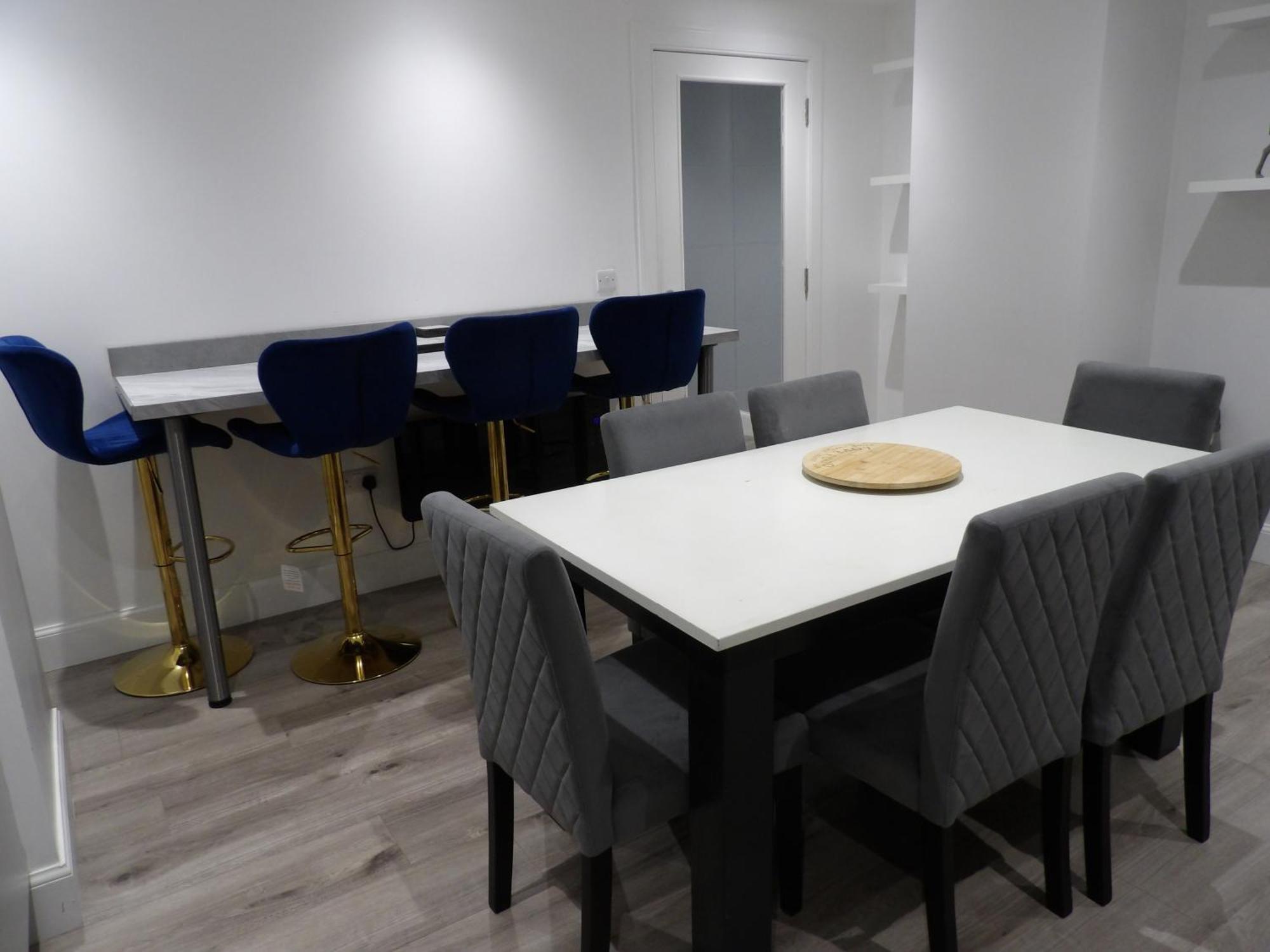 Lovely 3 Bedroom Apartment With Private Garden In Edinburgh City Centre Esterno foto